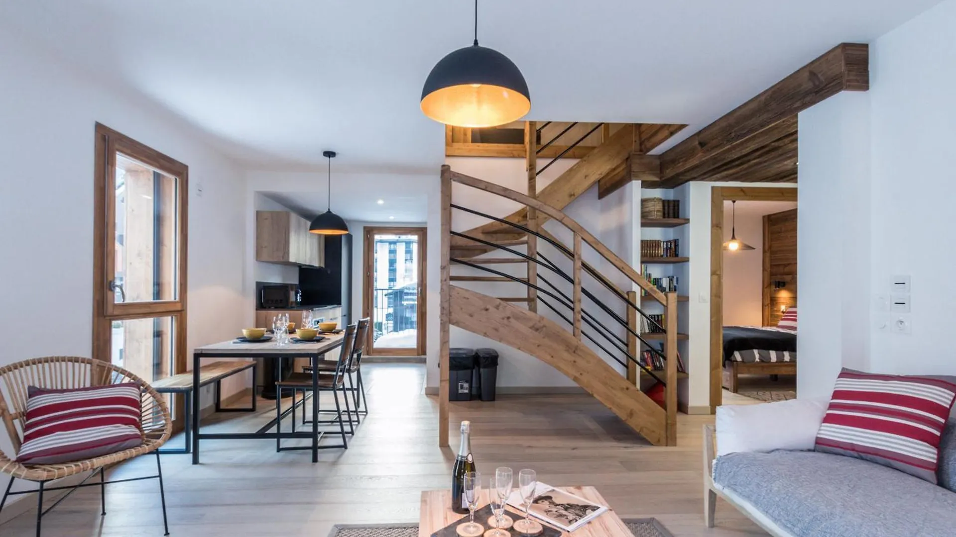 Appartement Duplex Au Centre De Chamonix Avec Wifi Et Parking - Fr-1-343-189 0*,  France